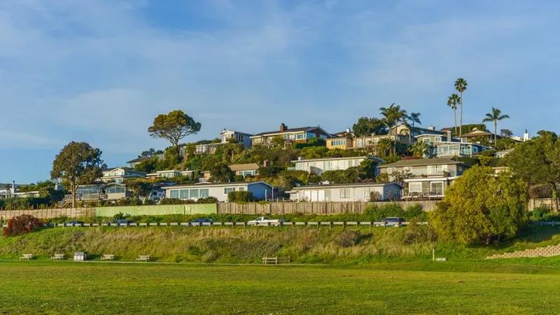 Hillside neighborhood homes in Burbank Hills, California